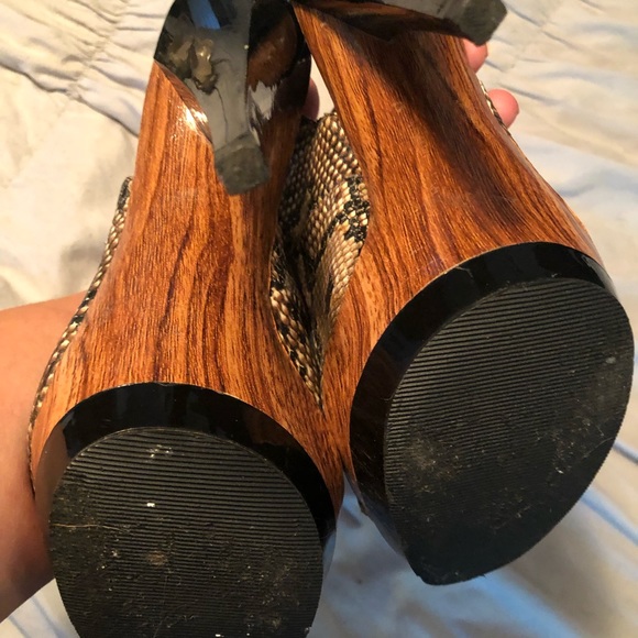 Quipid Snakeskin heels 🤎 - Picture 2 of 3